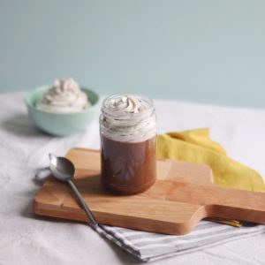 Liégeois au chocolat végétal à la chantilly de coco