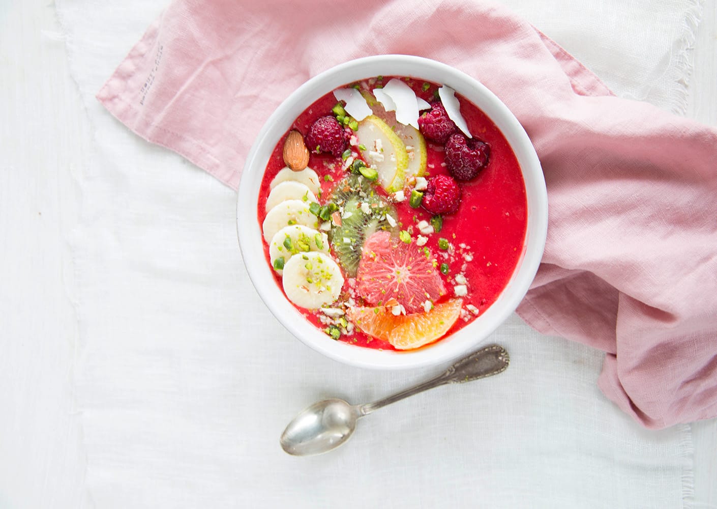 Smoothie bowl framboise banane mangue