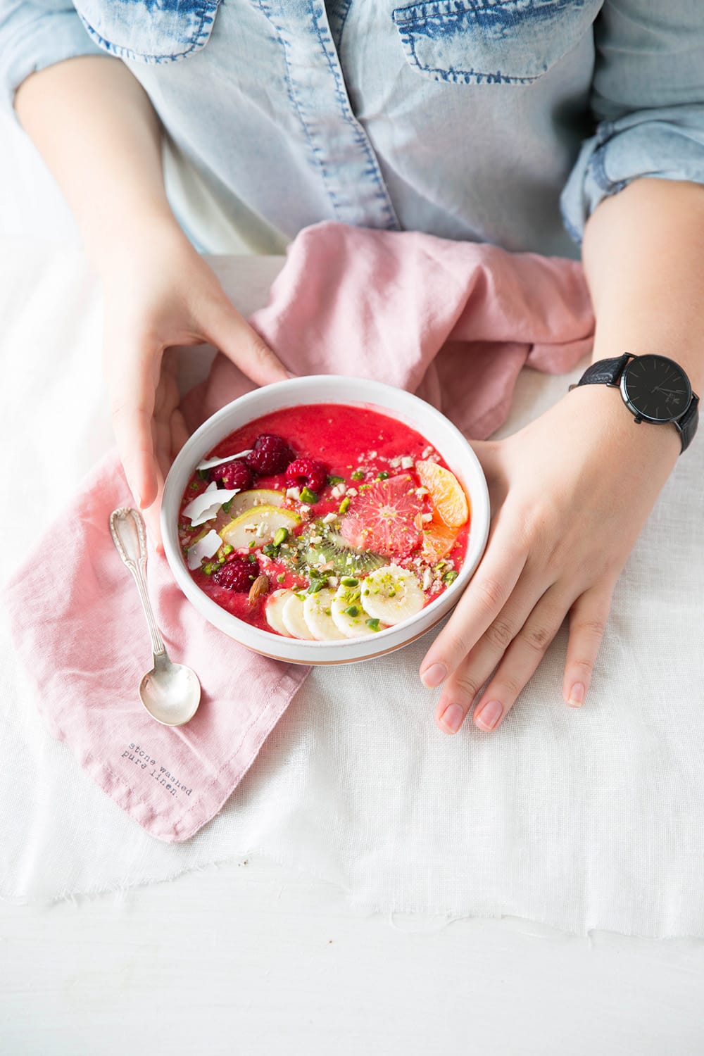 Smoothie bowl framboise banane mangue