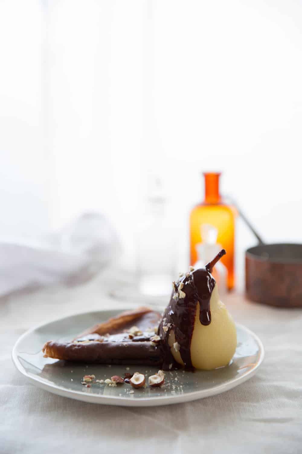 Poires pochées et crêpes au chocolat