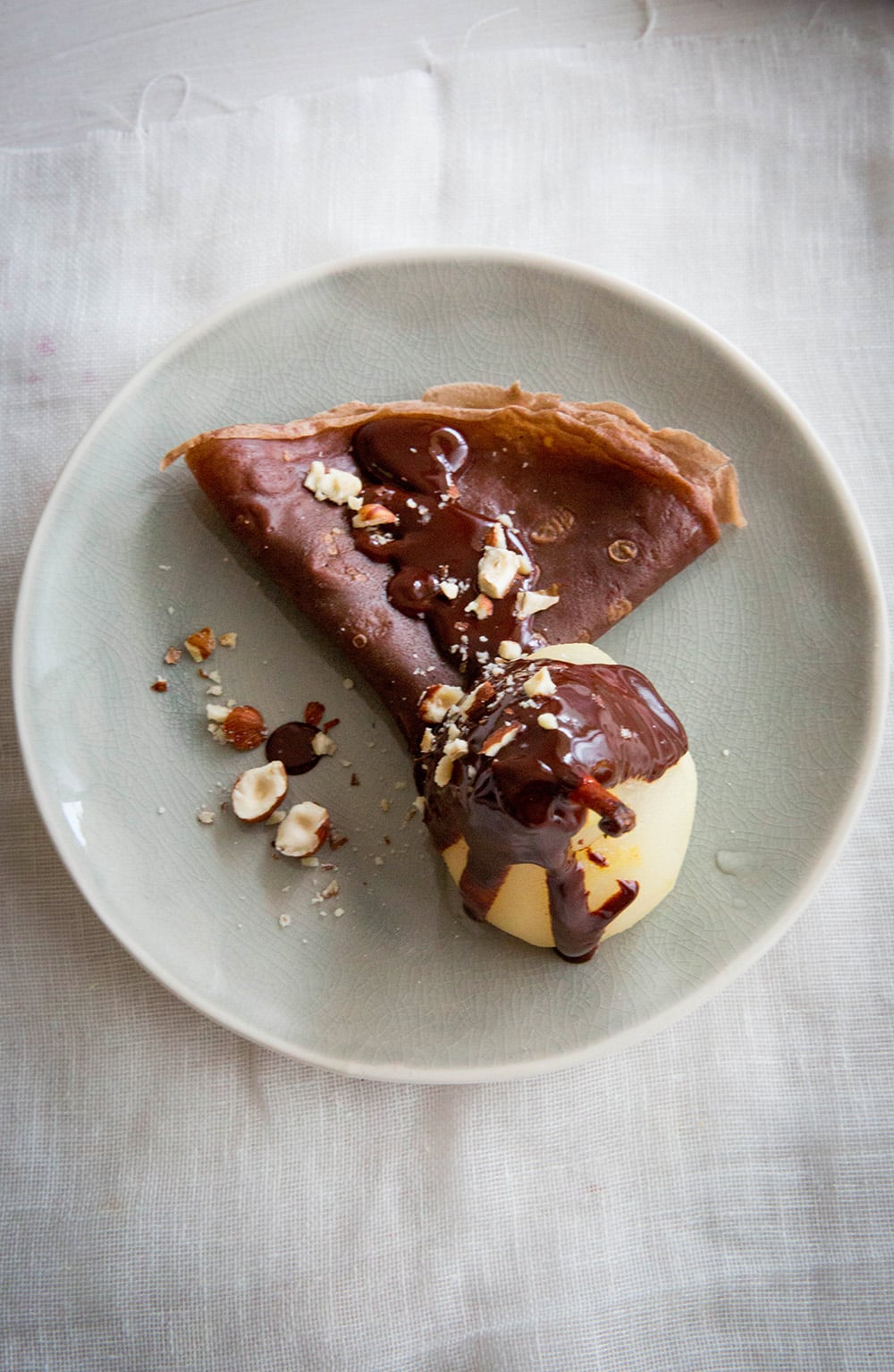 Poires pochées et crêpes au chocolat