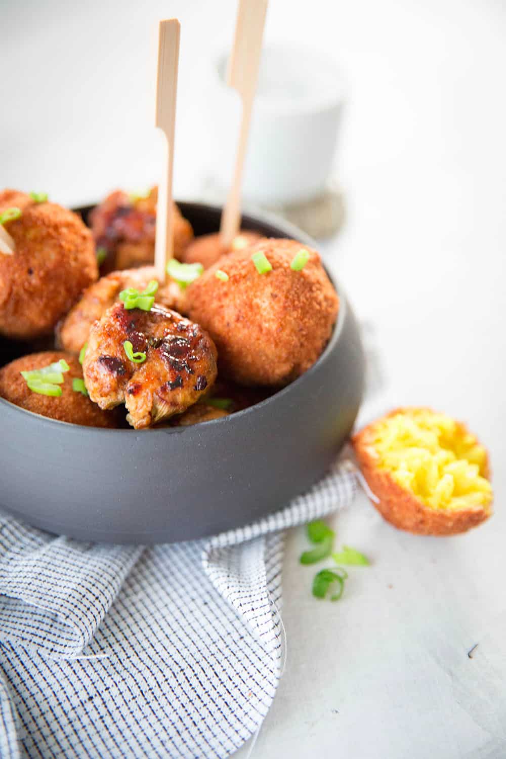 Boulettes de riz au curcuma & lait de coco et de poulet à la thaï