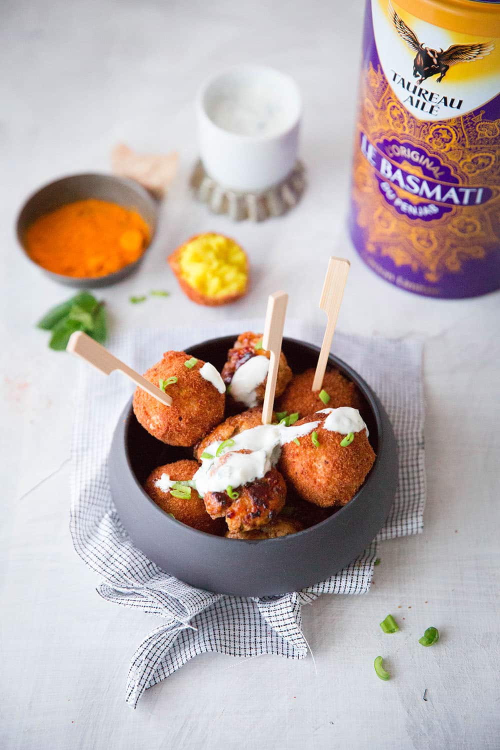 Boulettes de riz au curcuma & lait de coco et de poulet à la thaï