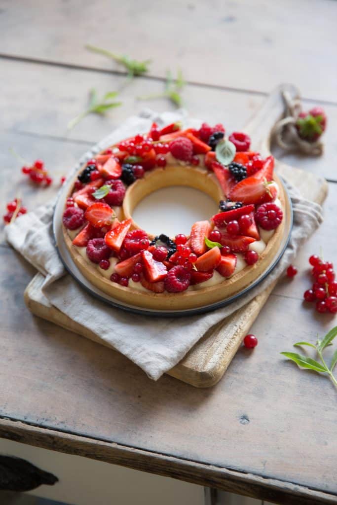 Tarte à trous aux fruits rouges - ©Albane Hemon